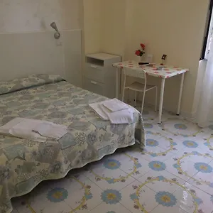 Oasi , Nápoles Italia