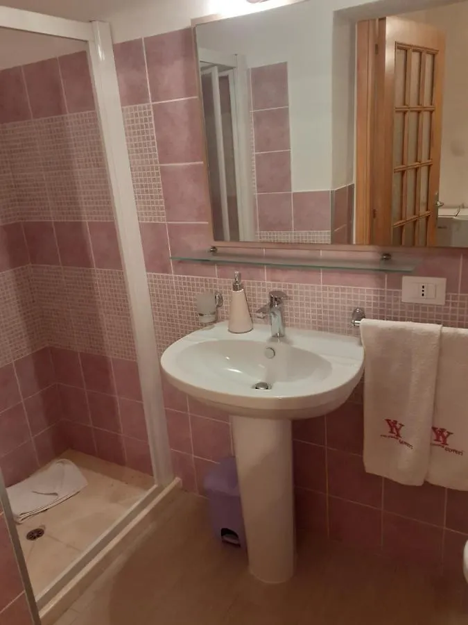 Affittacamere Hotel Casa Mariagrazia La Caletta Italia